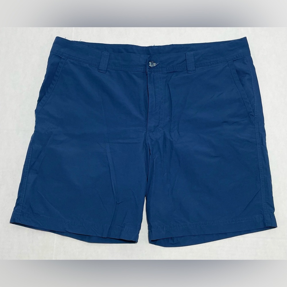 Men’s size 38” Columbia shorts. 8” inseam, navy blue
